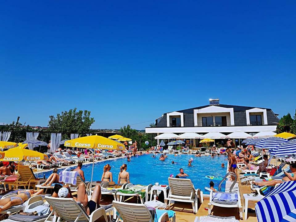 Отель Complex Eos Valea Lupului  Экстерьер фото